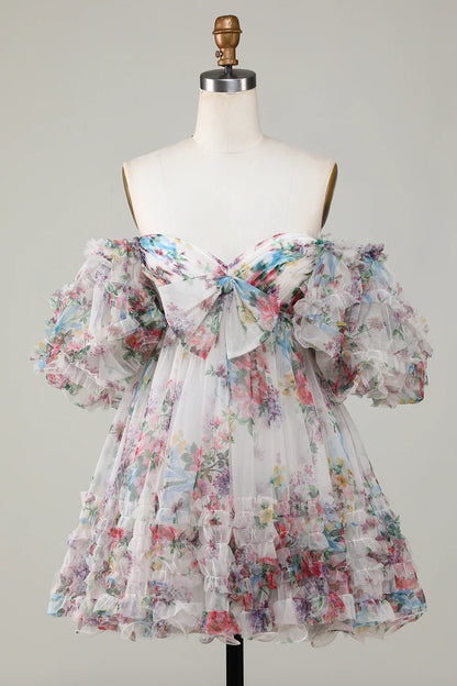 Model wearing the sweetheart neckline floral puff sleeve dress.