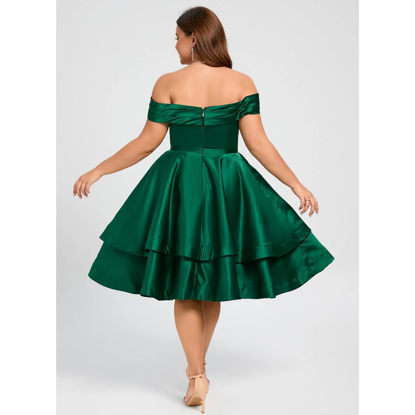Charming A-Line Off-Shoulder Draped Tiered Emerald Green Short Homecoming Dress Plus Size