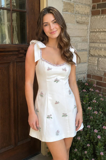 Charming A-Line Sweetheart Sleeveless Beaded Floral Ivory Short Homecoming Dress