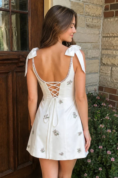 Charming A-Line Sweetheart Sleeveless Beaded Floral Ivory Short Homecoming Dress