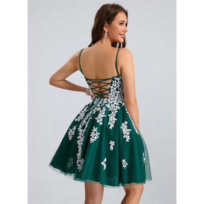 Charming A-Line Sweetheart Sleeveless Lace Emerald Green Short Homecoming Dress For Women