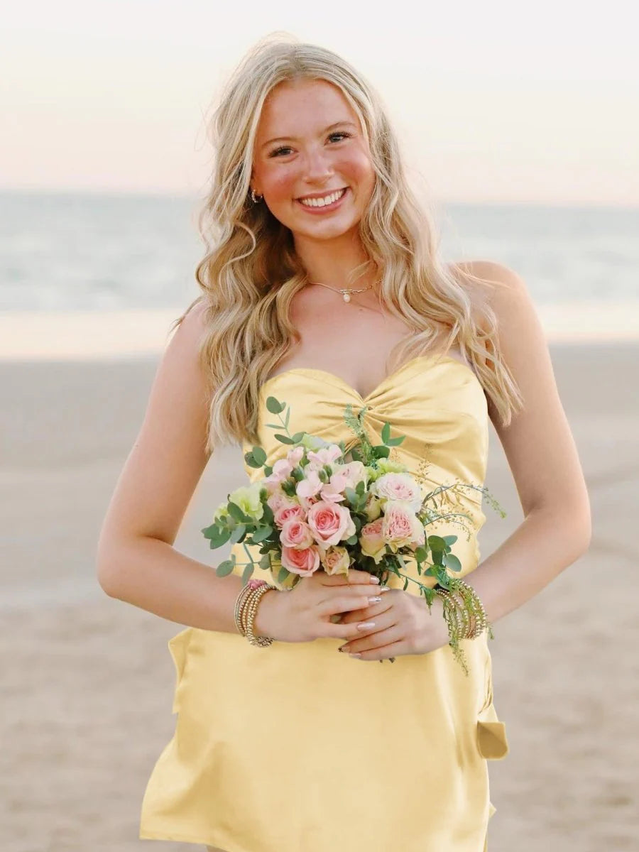 Front view of the strapless sweetheart homecoming dress.