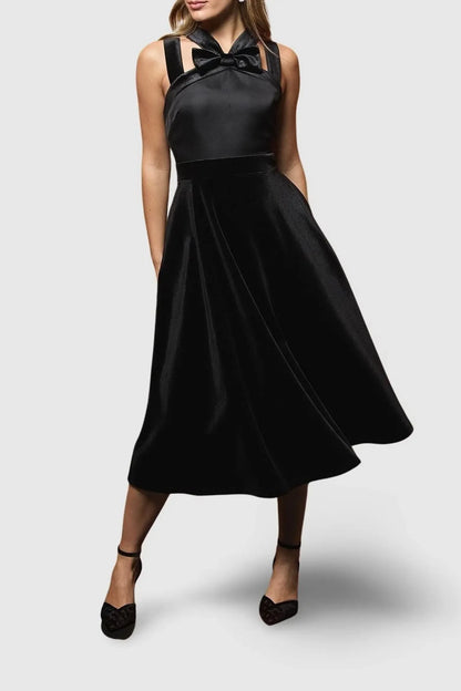 Chic A-Line Bow-Knot Halter Sleeveless Sophisticated Black Midi Evening Dresses Gown