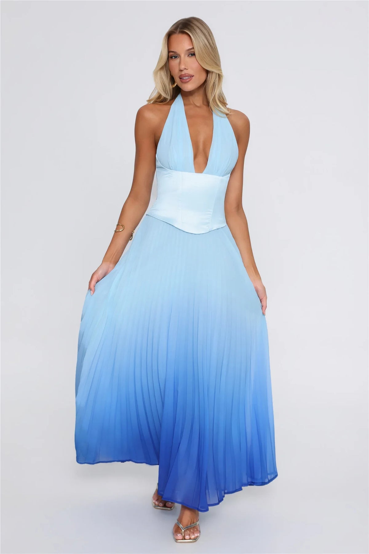 Chic A-Line Halter Sleeveless Ombre Pleated Blue Maxi Evening Dresses Women