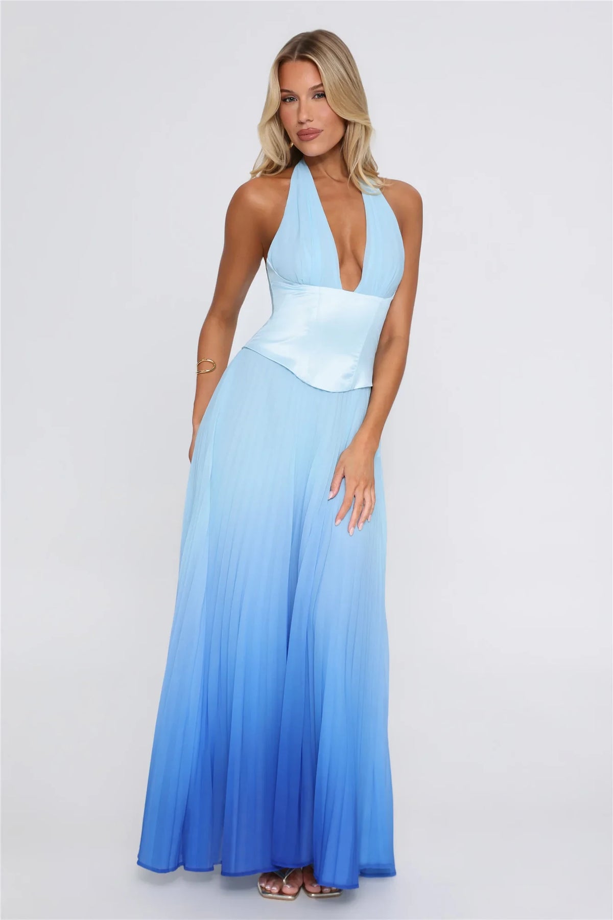 Chic A-Line Halter Sleeveless Ombre Pleated Blue Maxi Evening Dresses Women
