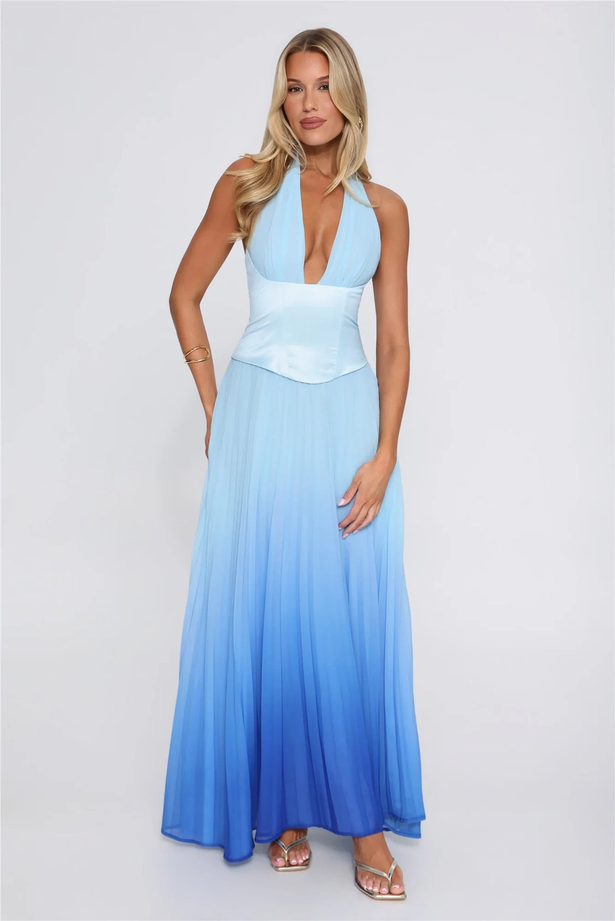 Chic A-Line Halter Sleeveless Ombre Pleated Blue Maxi Evening Dresses Women