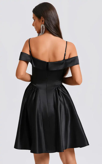 Chic A-Line Off-Shoulder Sweetheart Sleeveless Black Short Homecoming Dress Women's