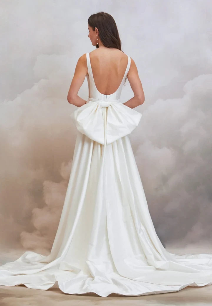 Chic A-Line Square-Neck Sleeveless Backless Bow Ivory Maxi Wedding Dresses Bride