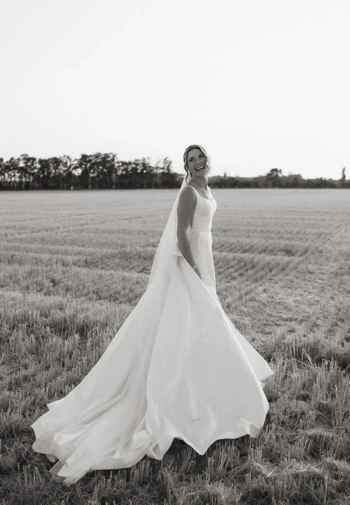 Chic A-Line Square-Neck Sleeveless Backless Bow Ivory Maxi Wedding Dresses Bride