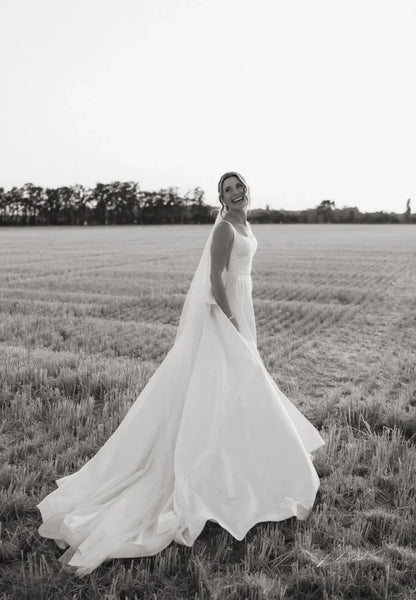 Chic A-Line Square-Neck Sleeveless Backless Bow Ivory Maxi Wedding Dresses Bride
