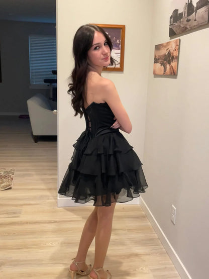 Chic A-Line Sweetheart Strapless Ruffled Black Short Homecoming Dress