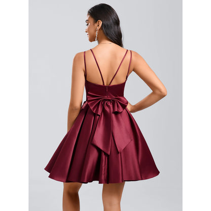 Chic A-Line V-Neck Strappy Pleated Burgundy Short Homecoming Dress