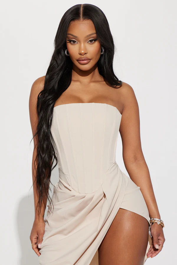 Chic Fitted Strapless Sleeveless Draped Asymmetrical Nude High-Low Prom Dresses Women's Gown
