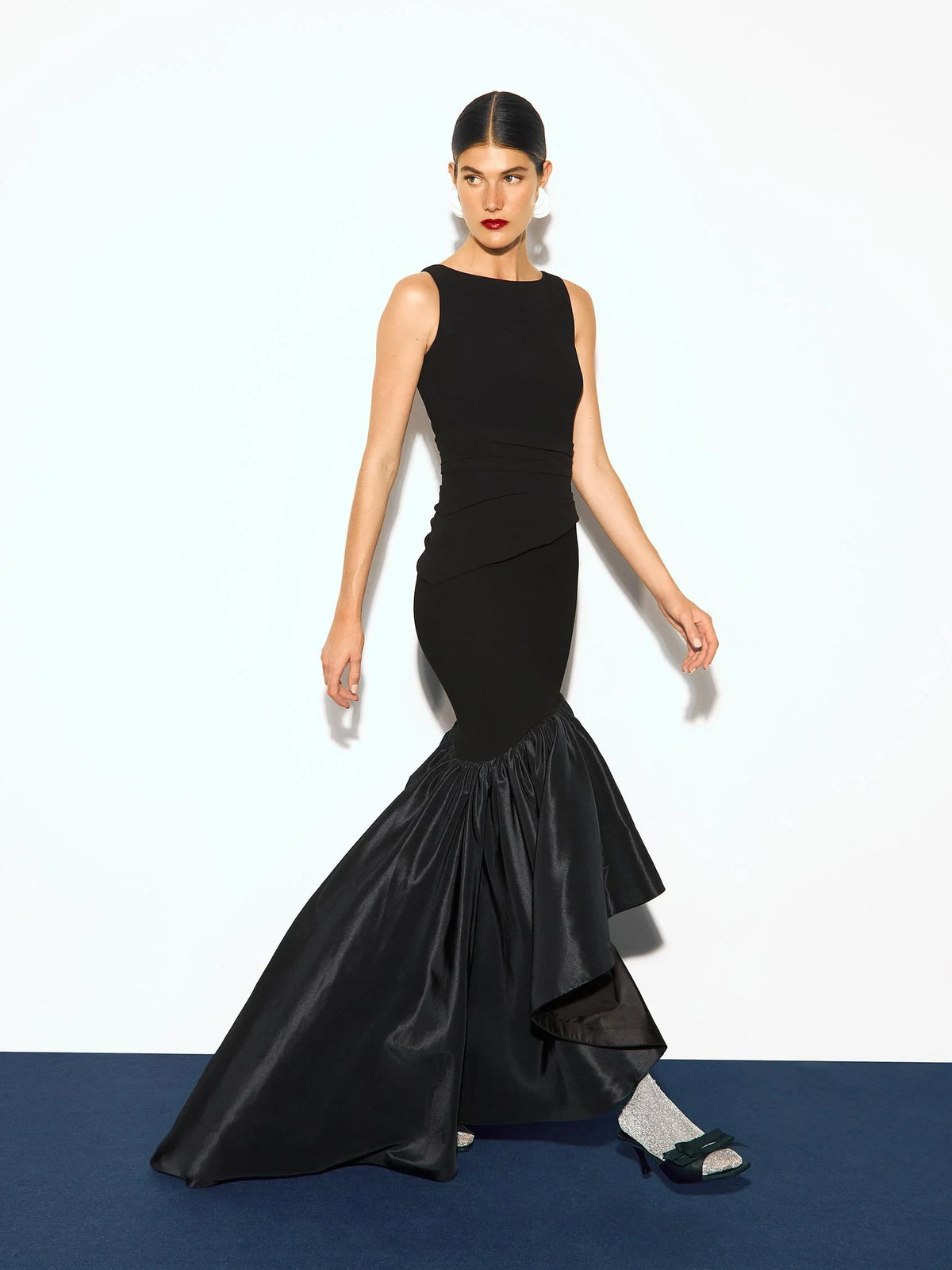 Chic Mermaid Bateau Sleeveless Ruched Flounce Black Long Evening Dresses Women