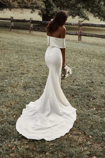 Chic Mermaid Off-Shoulder Sleek Ivory Floor-Length Wedding Dresses Gown for Brides