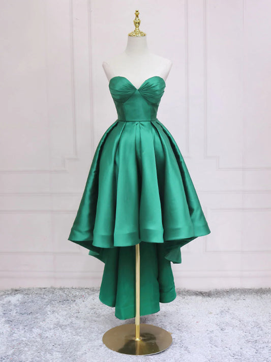 Model wearing an elegant green A-line sweetheart neck high-low prom dress.