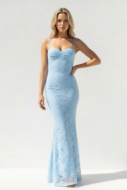 Back view of Koutun lace mermaid dress showing V-cut design.