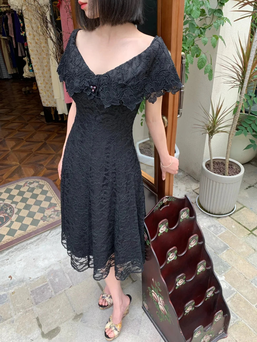 Elegant Black Off The Shoulder Prom Dress With Lace Overlay And Midi A Line Skirt For Formal Evening Party