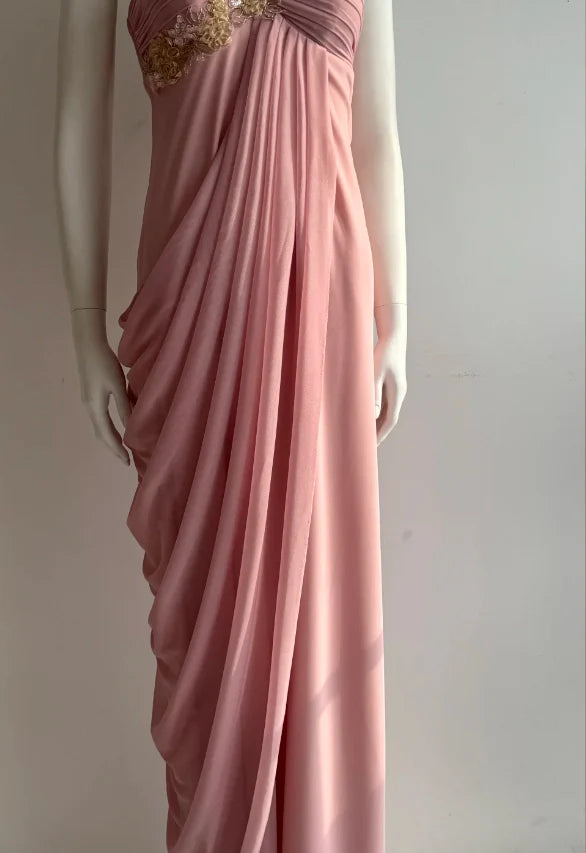 Elegant Blush Pink One Shoulder Prom Dress With Gold Floral Appliques And Draped Chiffon Skirt For Formal Evening Party