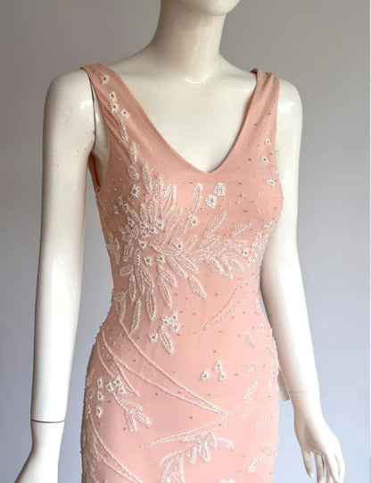 Elegant Blush Pink V-Neck Prom Dress With Sleeveless Design Beaded Leaf Appliques And Asymmetrical Chiffon Skirt For Formal Evening Party