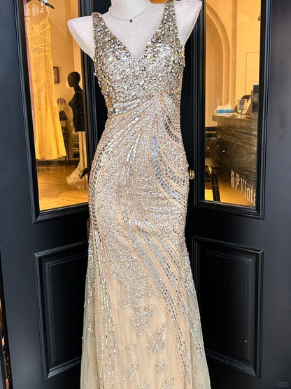 Elegant Champagne V Neck Prom Dress With Sleeveless Design Full Sequin Embellishment And Mermaid Tulle Skirt For Formal Evening Party
