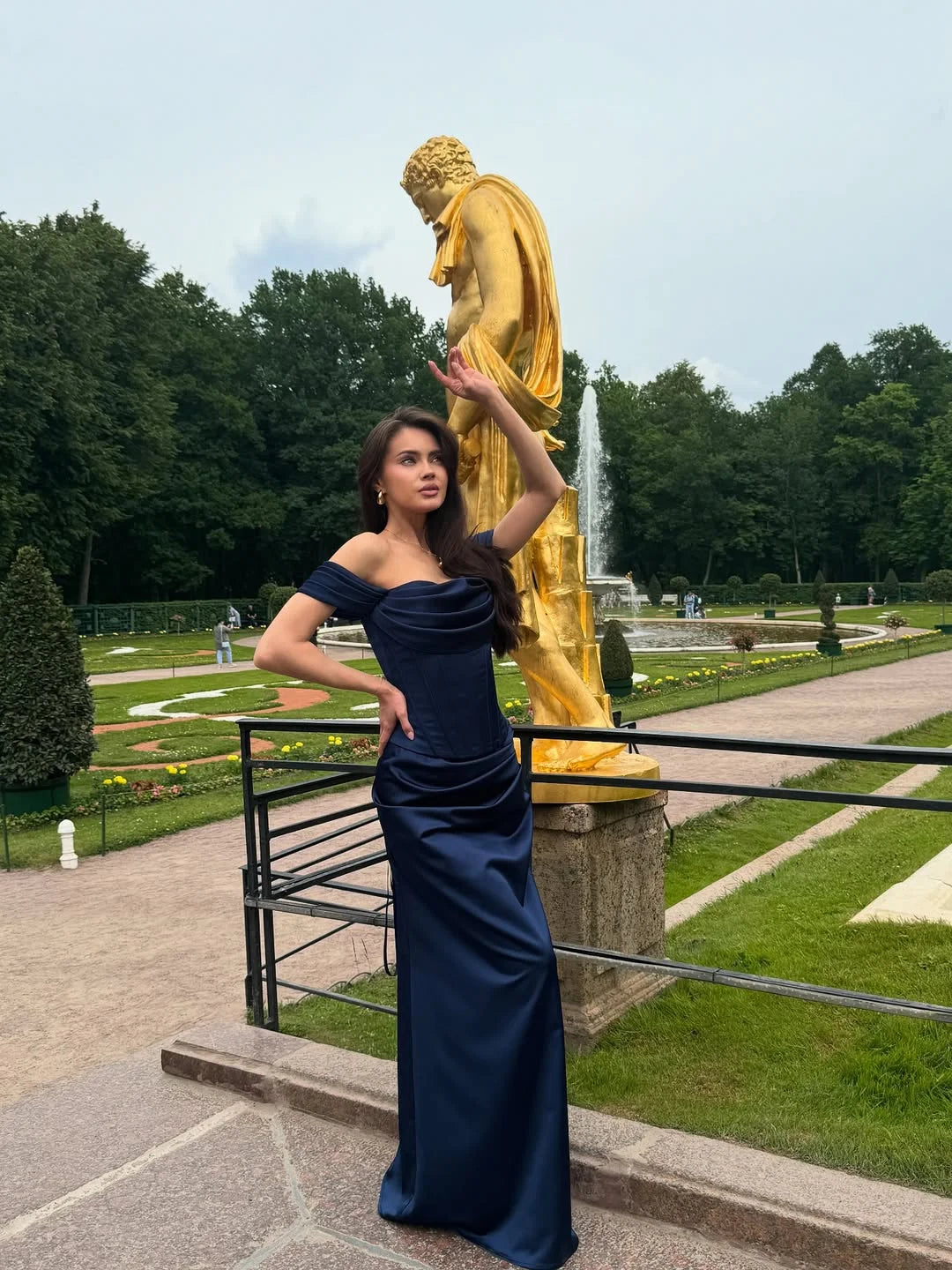 Elegant Dark Navy Off-The-Shoulder Mermaid Pleated Prom Dress