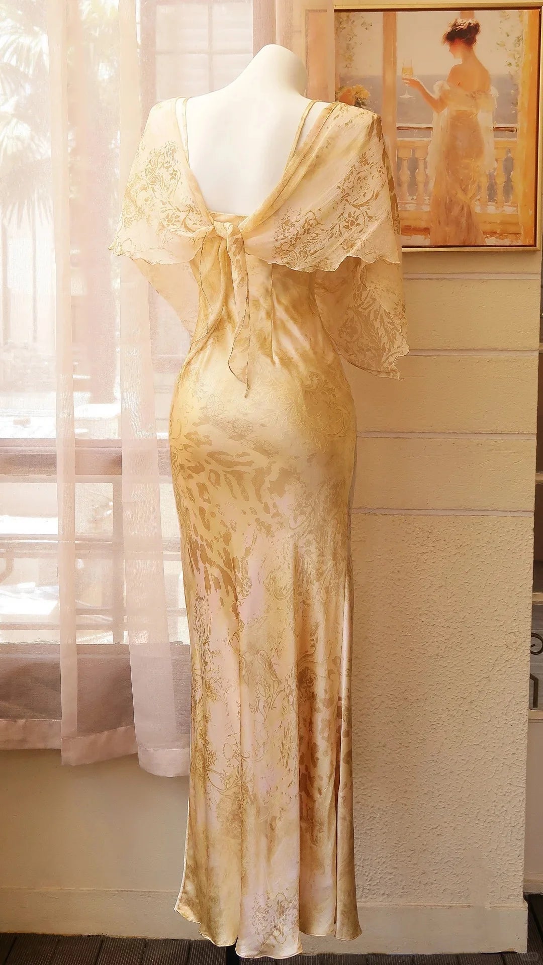Elegant Gold Floral Chiffon Prom Dress With Capelet Sleeves Beaded Bodice And Mermaid Skirt For Formal Evening Party