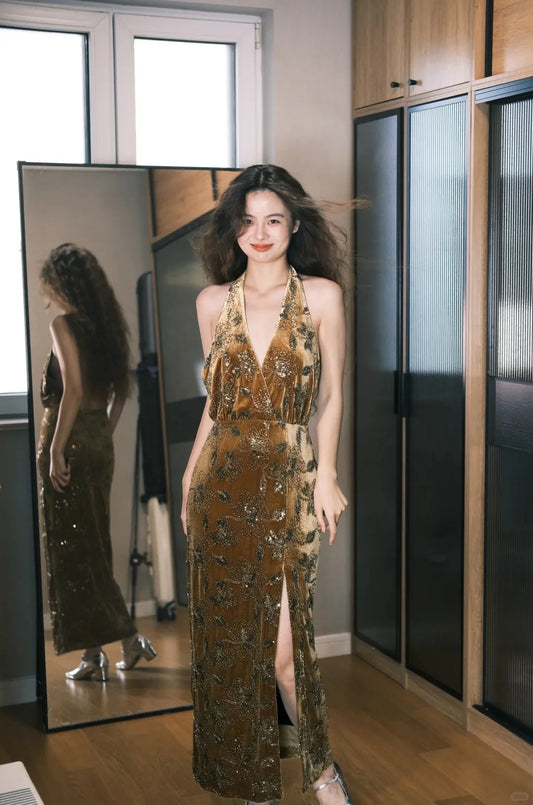 Elegant Gold Halter Neck Prom Dress With Velvet Floral Beaded Embroidery And Midi Skirt For Formal Evening Party