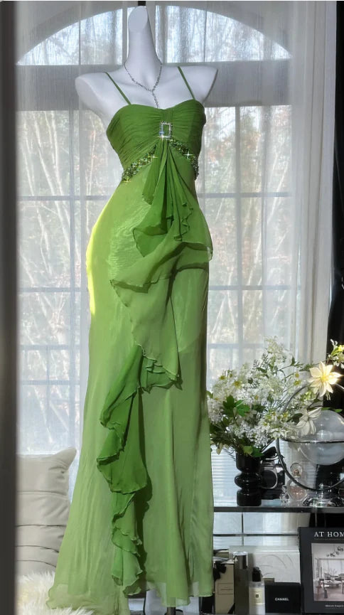 Elegant Green Spaghetti Strap Prom Dress With Beaded Waist Crystal Buckle And Ruffled Chiffon Skirt For Formal Evening Party