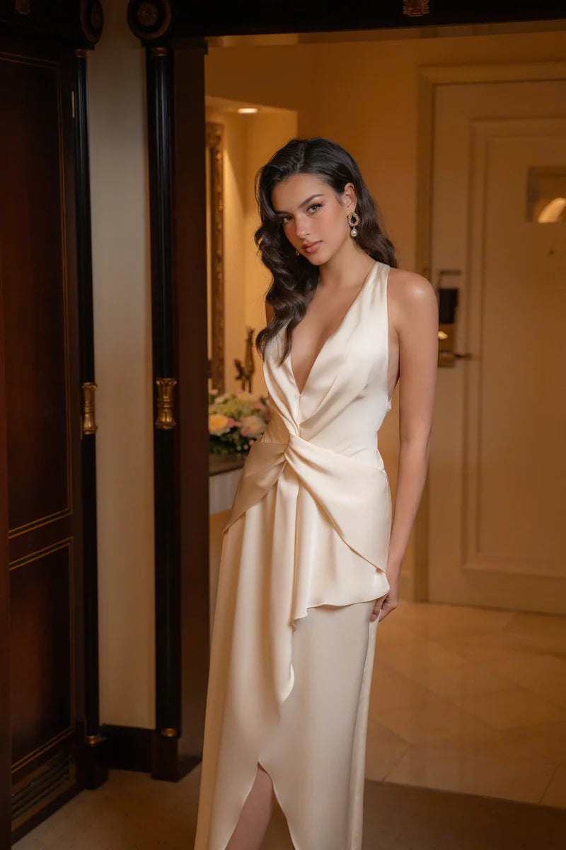 Elegant Halter Neck Deep V Twisted Bust Open Back Tie Detail Satin Maxi Prom Dress With Asymmetrical Ruffle Hem For Formal Evening Wedding Guest