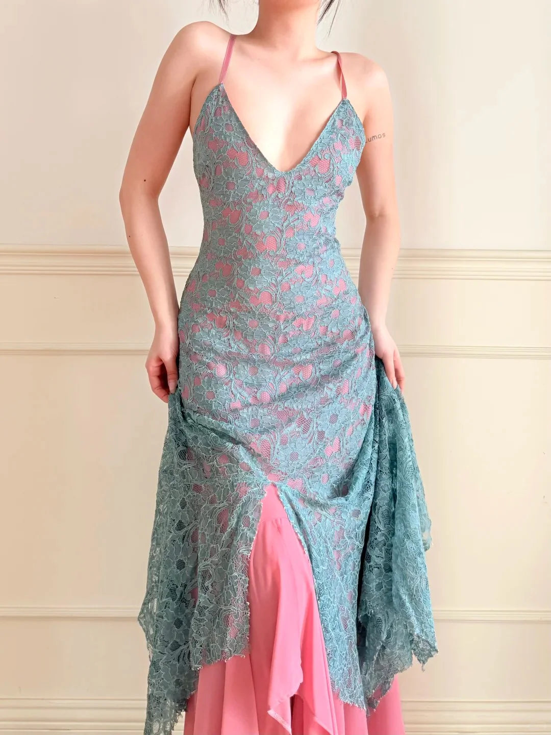 Elegant Light Blue Lace Prom Dress With Pink Lining Spaghetti Straps Crisscross Back And Asymmetrical Mermaid Skirt For Formal Evening Party
