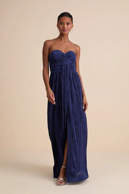 Elegant Navy Blue Plissé Strapless Maxi Dress with Sweetheart Neck and High Side Slit, Formal Bridesmaid Dresses