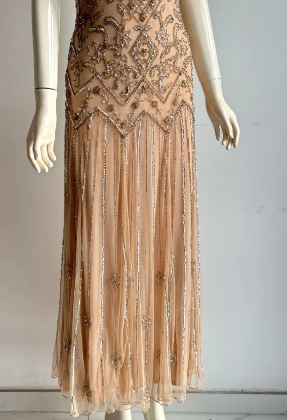 Elegant Nude V-Neck Prom Dress With 1920s Beaded Flapper Design Art Deco Beadwork And Fringe Skirt For Formal Evening Party