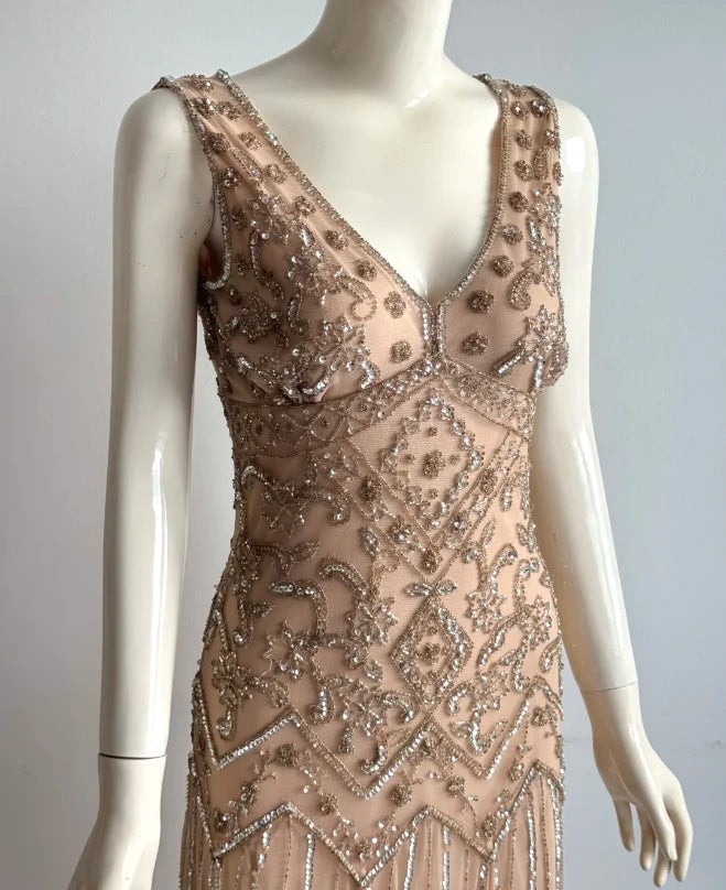 Elegant Nude V-Neck Prom Dress With 1920s Beaded Flapper Design Art Deco Beadwork And Fringe Skirt For Formal Evening Party