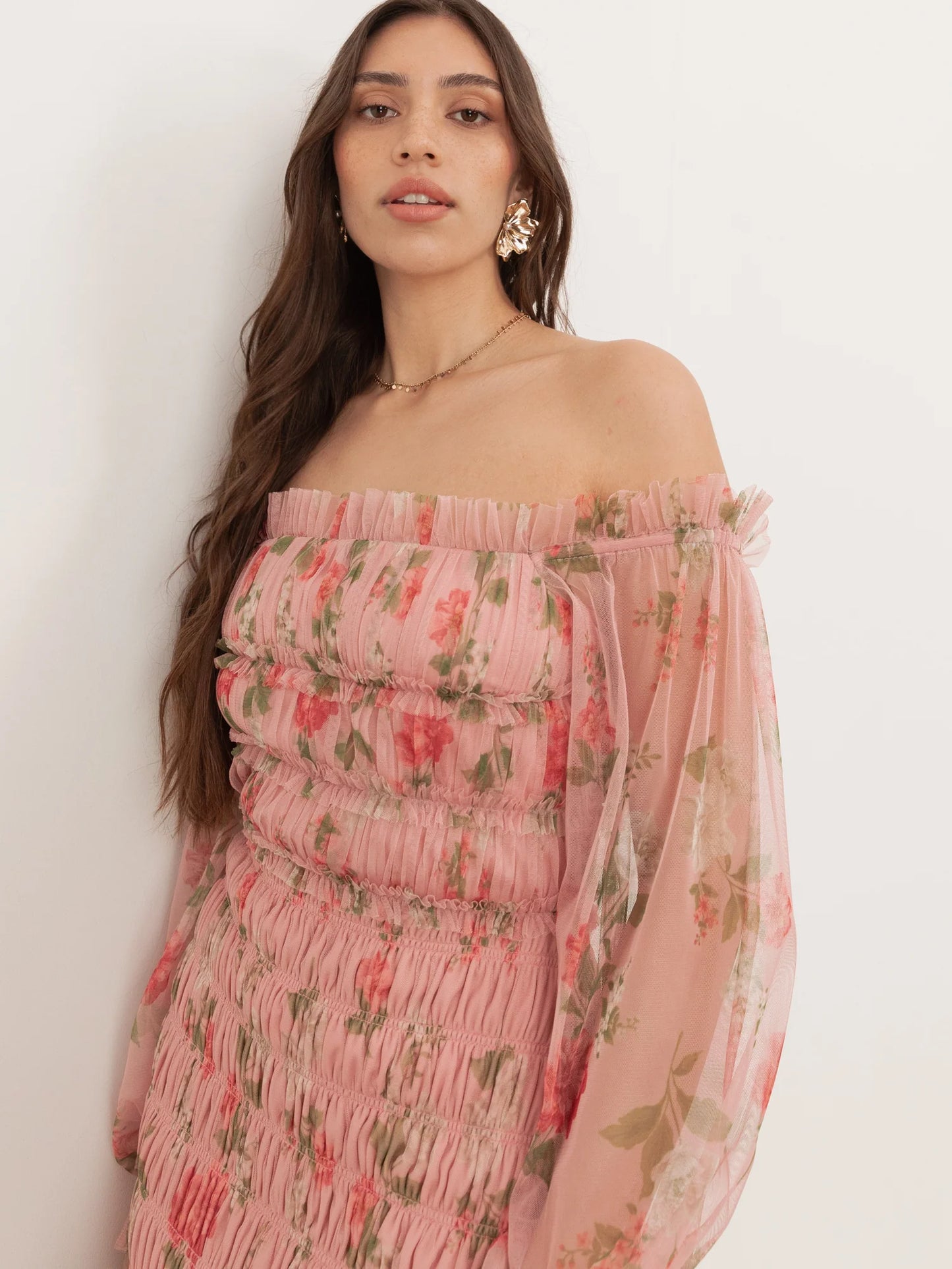 Elegant Off The Shoulder Long Sleeve Floral Print Smocked Tiered Maxi Prom Dress For Formal Evening Gala Wedding Guest Bridesmaid