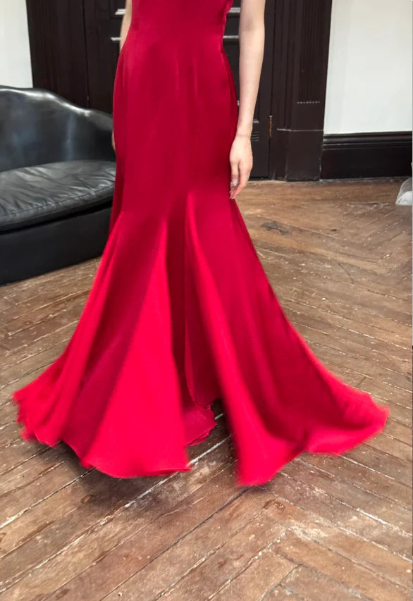 Elegant Red Off The Shoulder Prom Dress With Bow Straps And Flowy Mermaid Skirt For Formal Evening Party