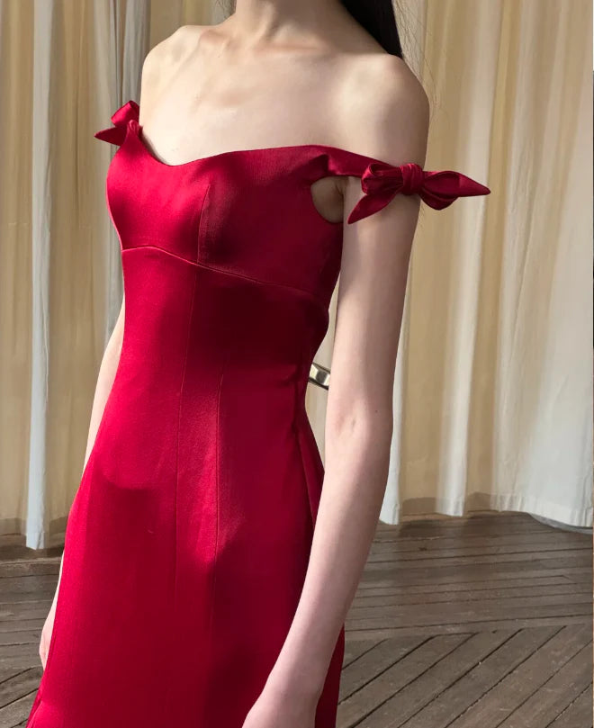 Elegant Red Off The Shoulder Prom Dress With Bow Straps And Flowy Mermaid Skirt For Formal Evening Party