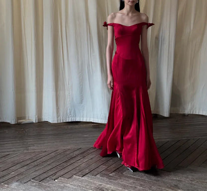 Elegant Red Off The Shoulder Prom Dress With Bow Straps And Flowy Mermaid Skirt For Formal Evening Party