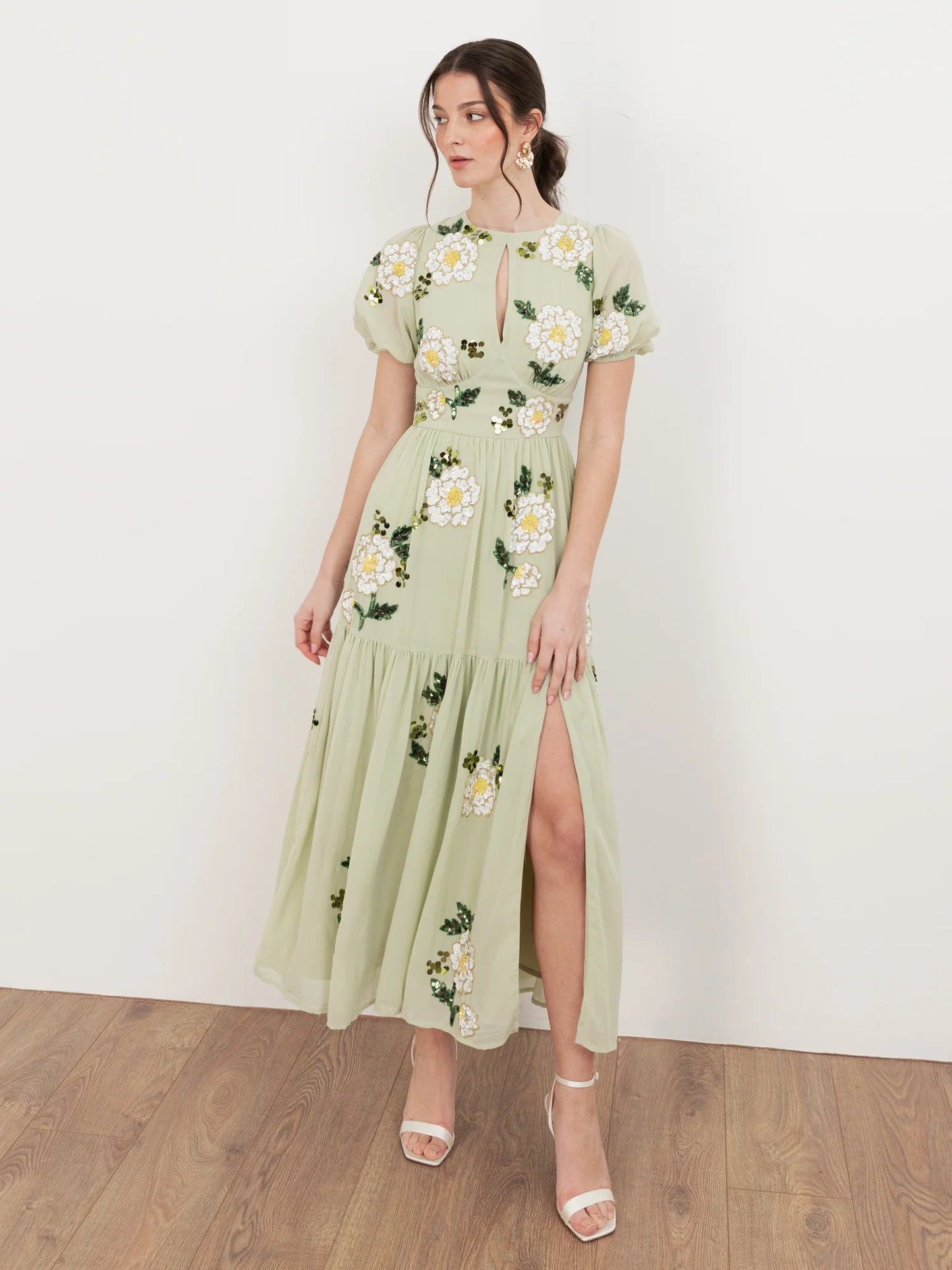 Elegant Short Puff Sleeve Keyhole Neck 3D Floral Beaded Embellished High Slit Tiered Chiffon Maxi Prom Dress For Formal Evening Gala Wedding Guest Bridesmaid