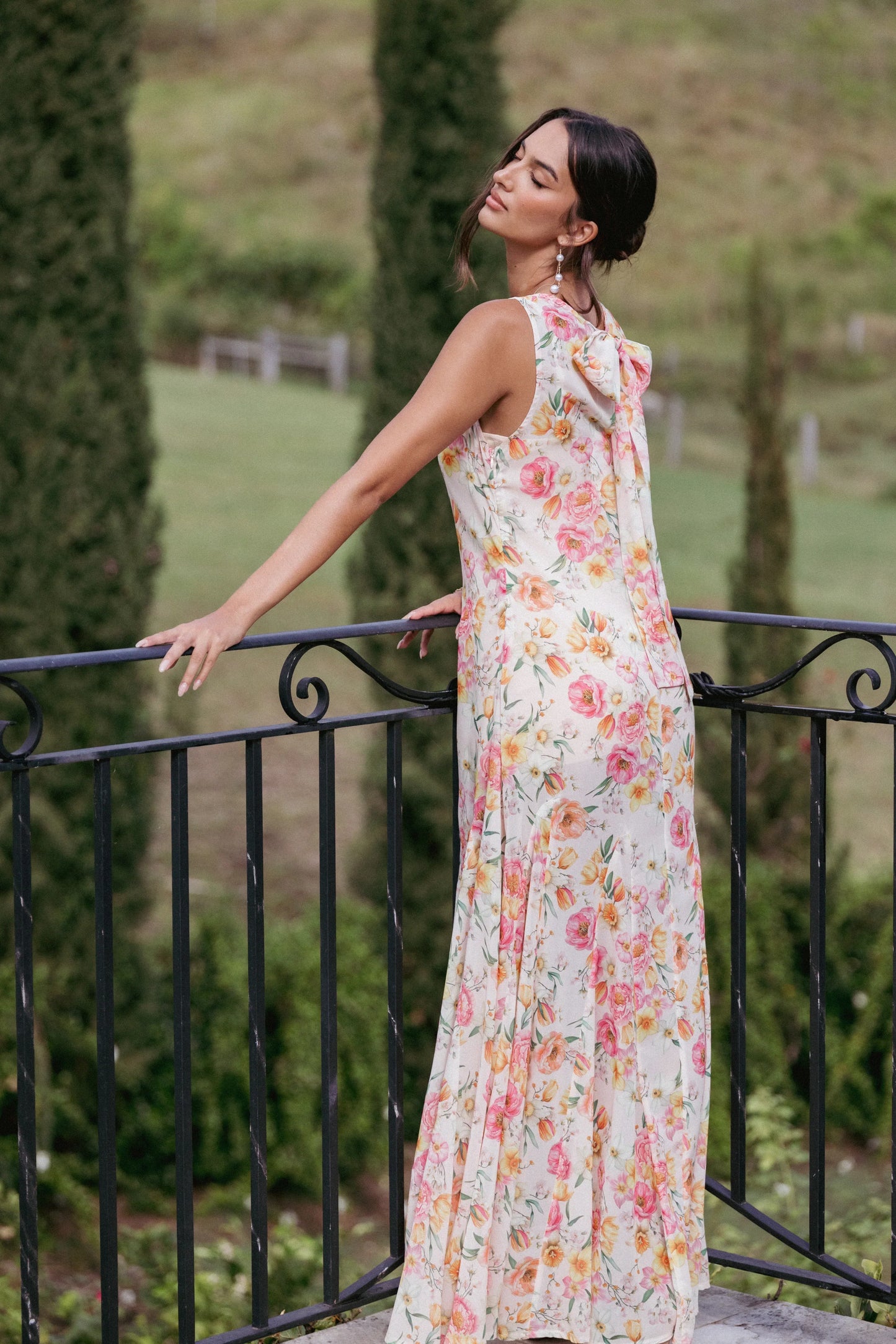 Elegant Sleeveless Halter Neck Floral Print Tie Back Maxi Prom Dress For Formal Evening Wedding Guest Bridesmaid Cocktail Party