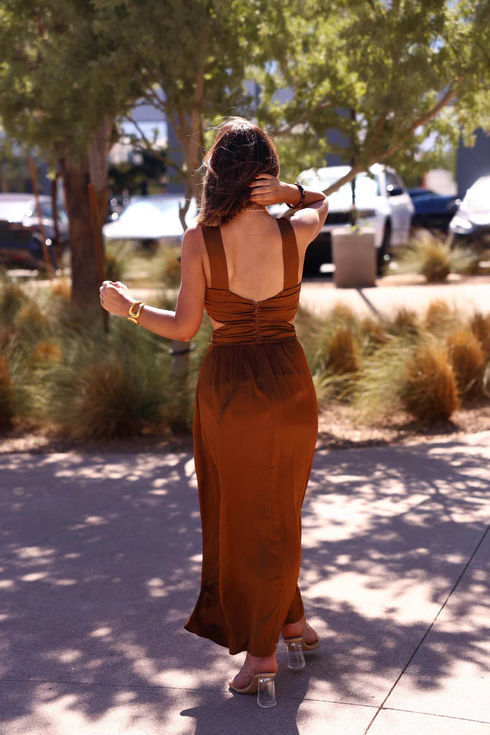 Elegant Sleeveless Halter Neck Ruched Cutout Flowy Maxi Prom Dress For Wedding Guest Bridal Shower Formal Evening