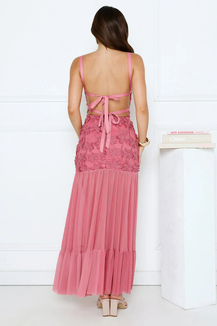 Elegant Sleeveless Round Neckline 3D Floral Lace Appliqué Open Back Tie Detail Tiered Ruffle Mesh Maxi Evening Dress For Formal Evening Wedding Guest Bridal Shower Cocktail Party Prom