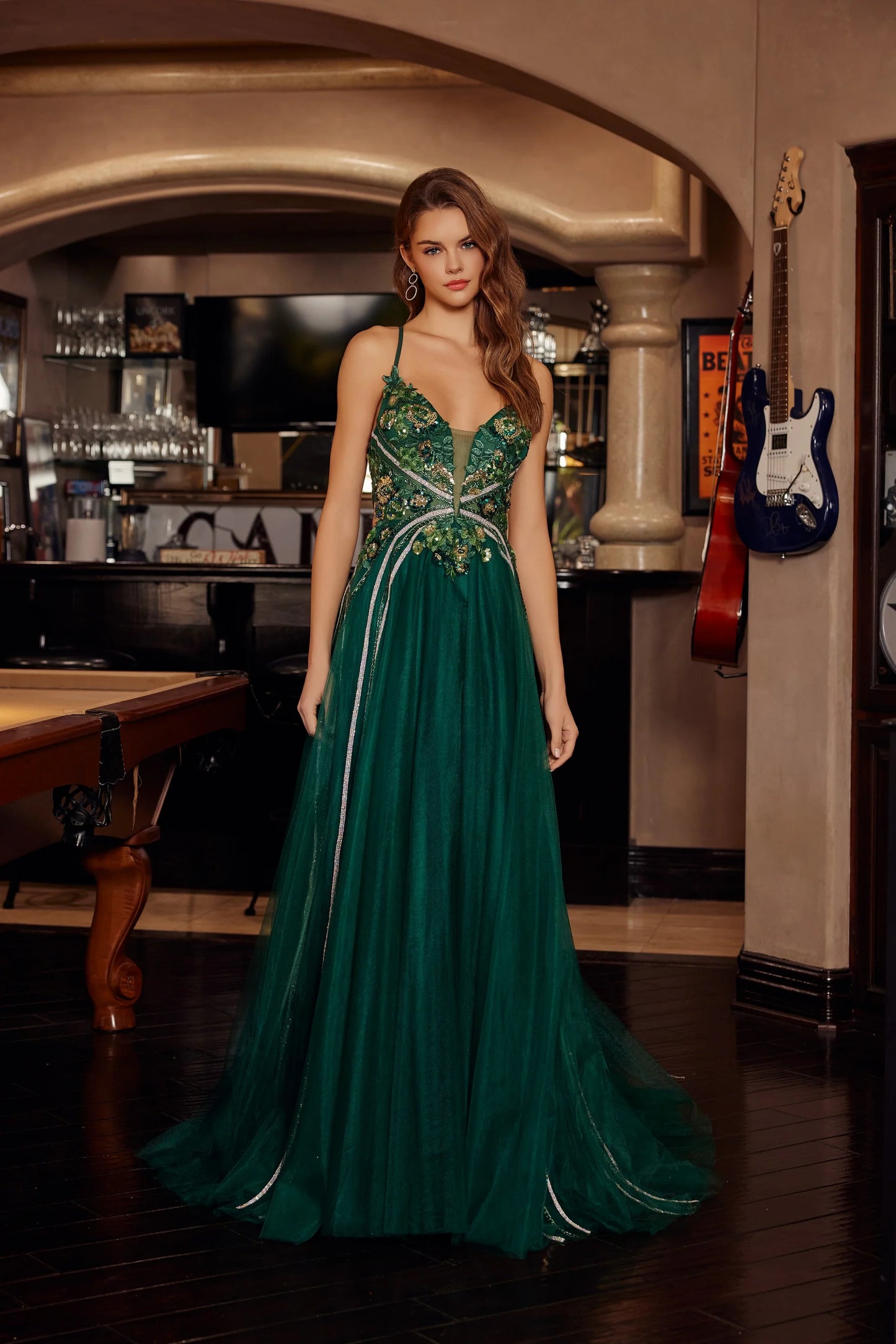 Elegant Spaghetti Strap Deep V Open Back Lace Applique Beaded Tulle A Line Ball Gown Prom Dress For Formal Evening Gala Wedding Guest Bridesmaid