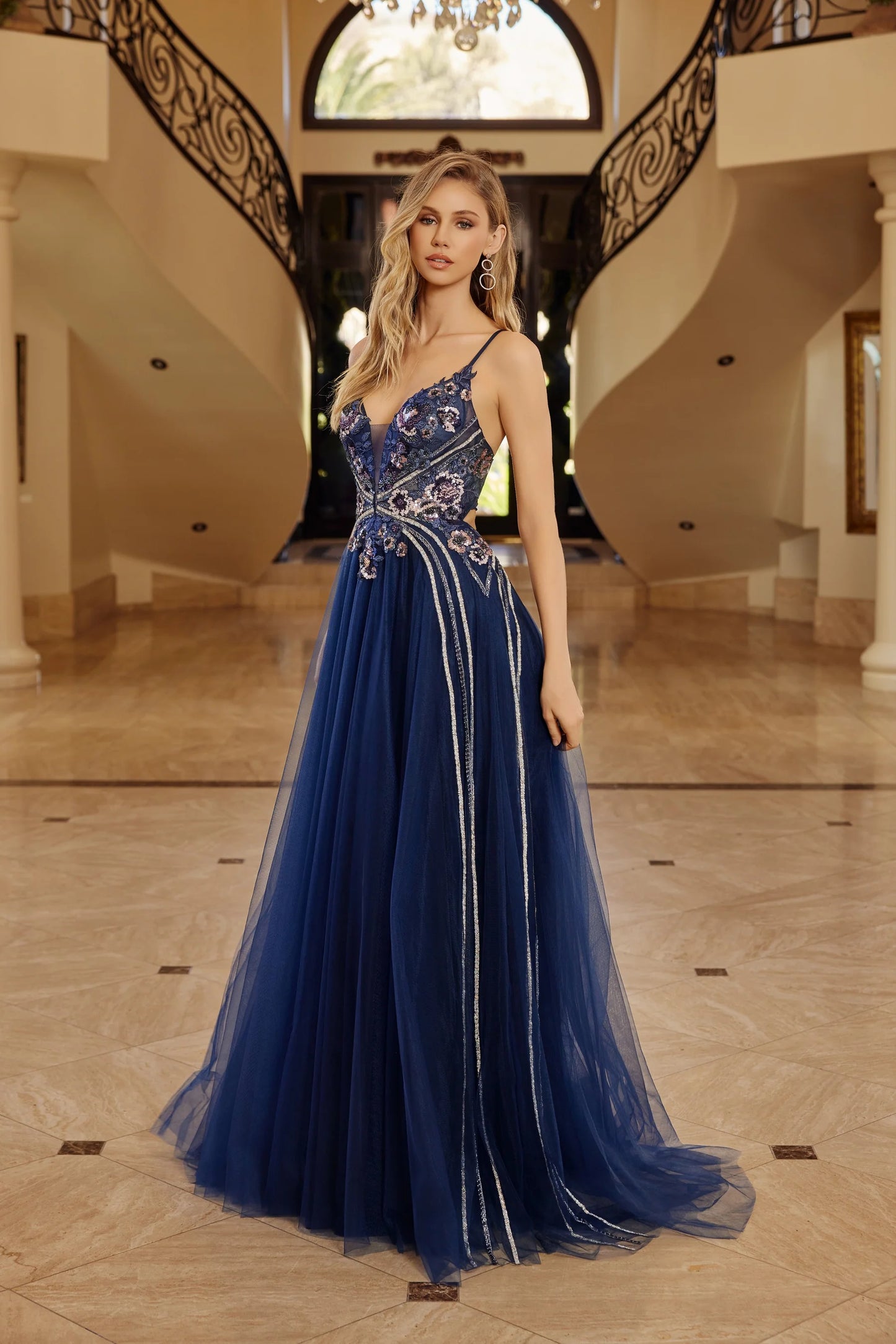 Elegant Spaghetti Strap Deep V Open Back Lace Applique Beaded Tulle A Line Ball Gown Prom Dress For Formal Evening Gala Wedding Guest Bridesmaid