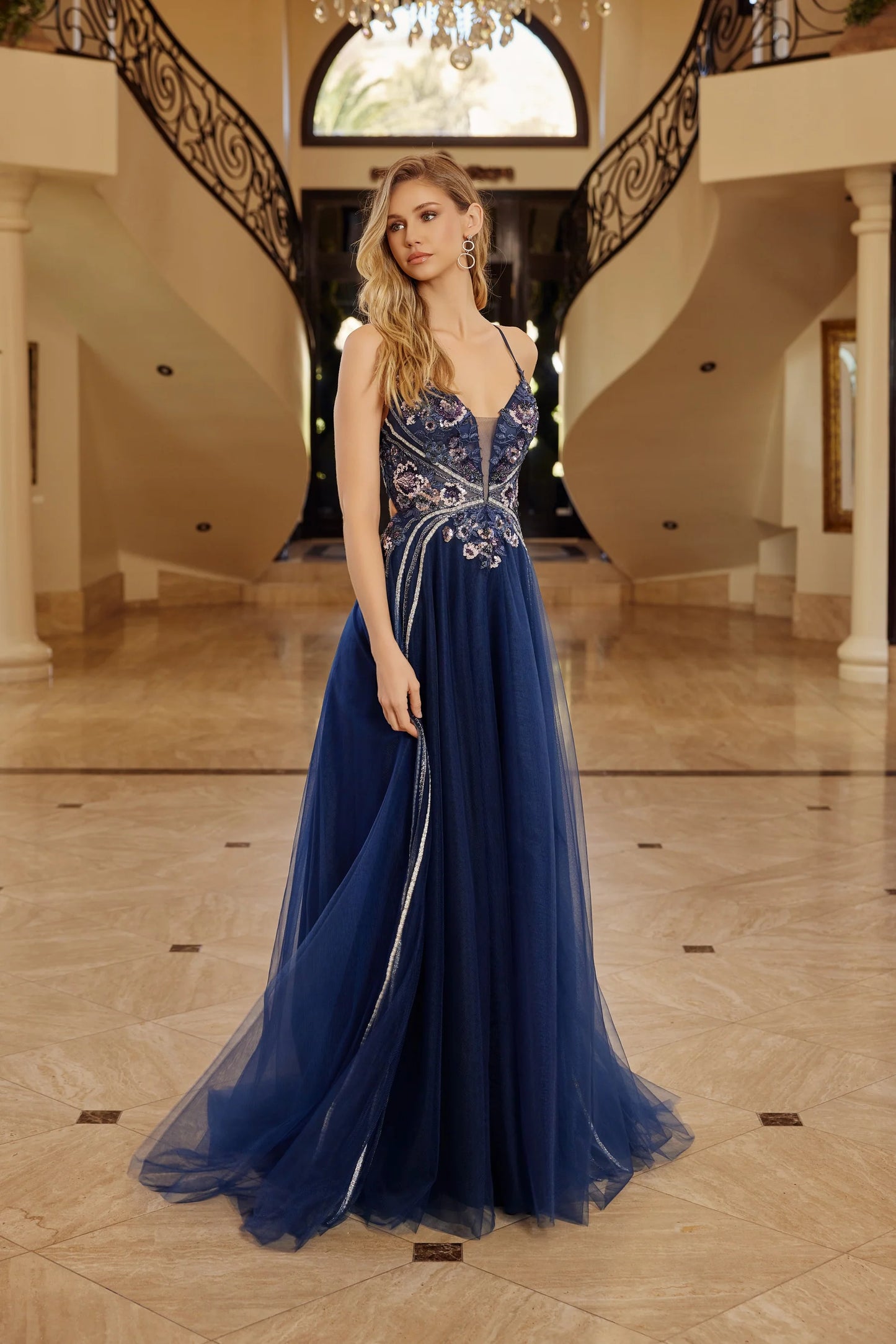 Elegant Spaghetti Strap Deep V Open Back Lace Applique Beaded Tulle A Line Ball Gown Prom Dress For Formal Evening Gala Wedding Guest Bridesmaid