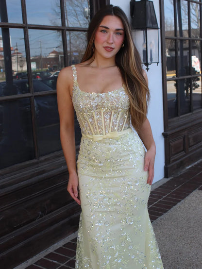 Elegant Spaghetti Strap Square Neck Open Back Corset Detail 3D Floral Sequin Applique Tulle Mermaid Maxi Evening Dress For Formal Evening Prom Wedding Guest Bridesmaid Cocktail Party Gala