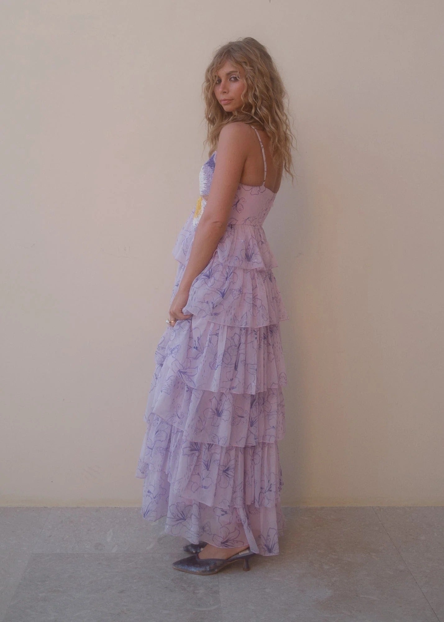 Elegant Spaghetti Strap Sweetheart Neck Open Back Beaded Butterfly Detail Floral Print Tiered Tulle Maxi Evening Dress For Formal Evening Prom Wedding Guest Bridesmaid Cocktail Party Gala