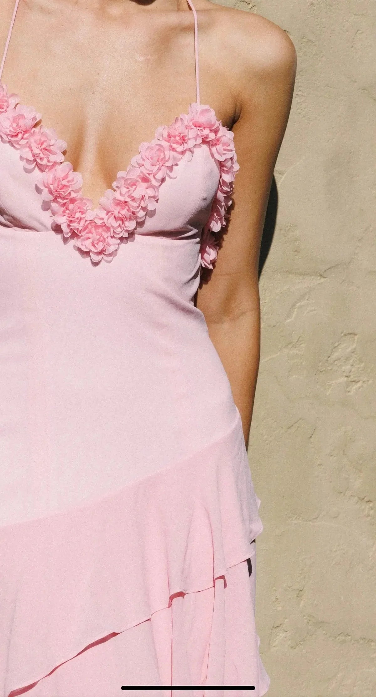 Elegant Spaghetti Strap V Neck Backless 3D Floral Applique Ruffle Hem Maxi Prom Dress For Formal Evening Wedding Guest