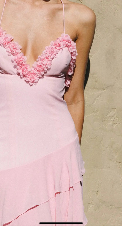 Elegant Spaghetti Strap V Neck Backless 3D Floral Applique Ruffle Hem Maxi Prom Dress For Formal Evening Wedding Guest