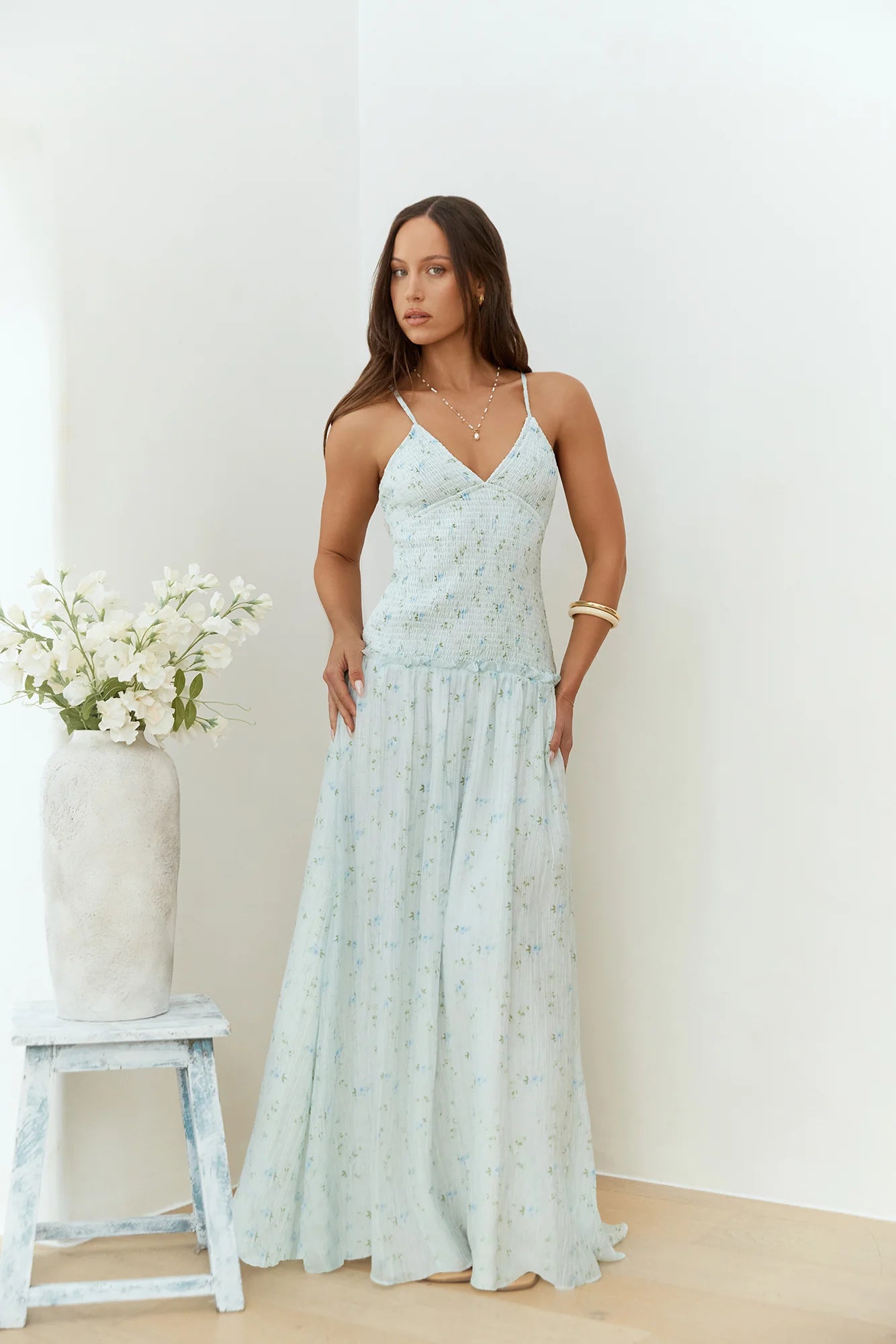 Elegant Spaghetti Strap V Neck Backless Tie Back Shirred Floral Print Flowy A Line Maxi Prom Dress For Wedding Guest Bridal Shower Formal Evening